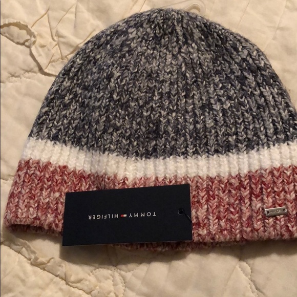 red tommy hilfiger beanie